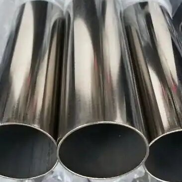 Polished stainless steel pipe with mirror finish